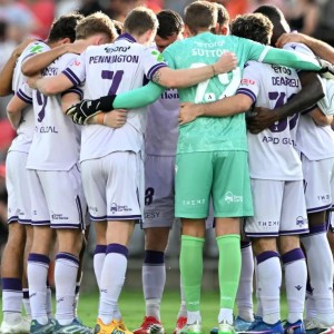 华体会APP-珀斯光荣主帅格里菲斯：球队必须无所畏惧，场上踢得更自由